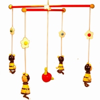 Mobile bij geel met appel 