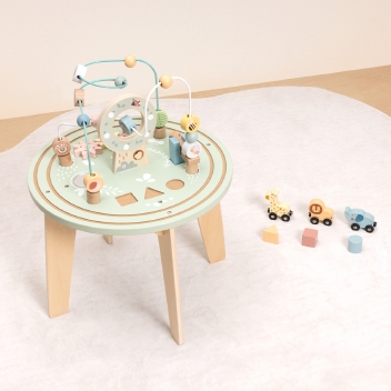 Activiteiten tafel rond Tooky Toy