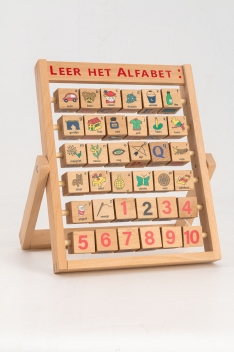 Leer het alfabet aan rek; Nederlands Beukenhout