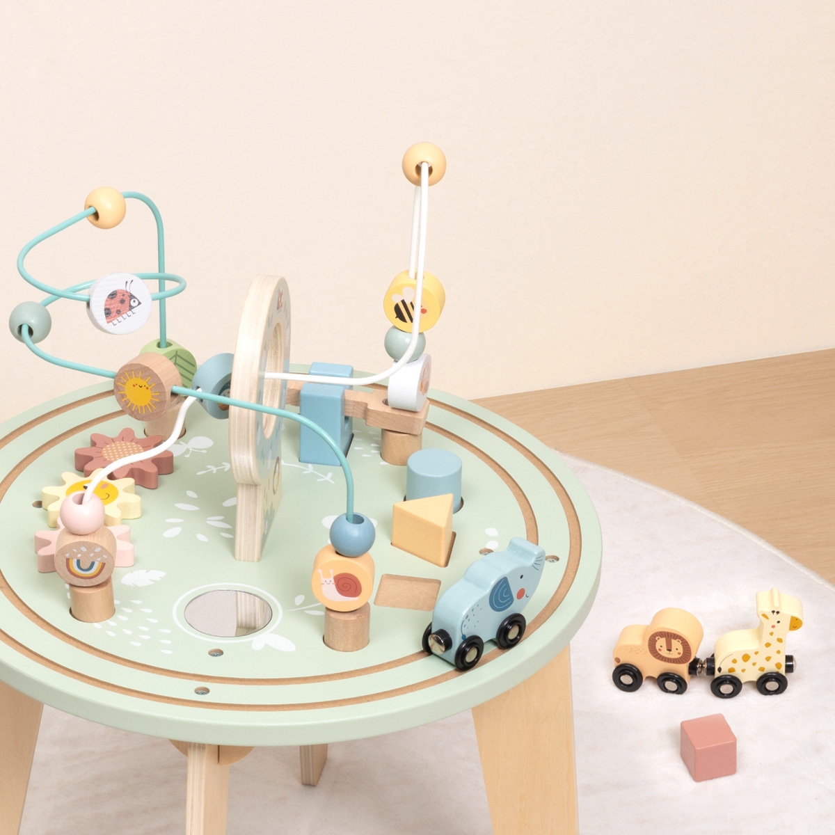 Activiteiten tafel rond Tooky Toy